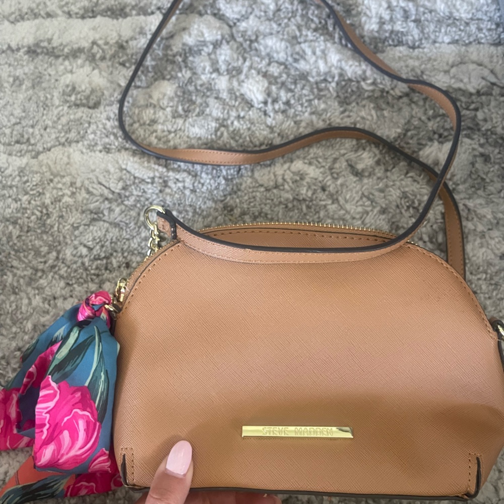 Steve Madden tan cross body